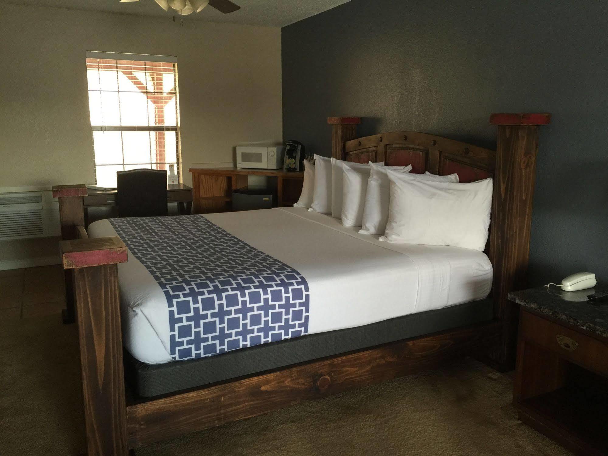 Four Horseman Travel Lodge Pilot Point Luaran gambar